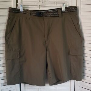 Orvis olive night mens cargo with belt shorts nwt